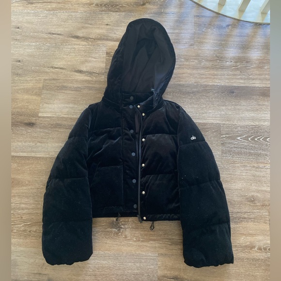 ALO Yoga Jackets & Blazers - Alo Velvet Puffer Jacket With Hoodie Sz XS